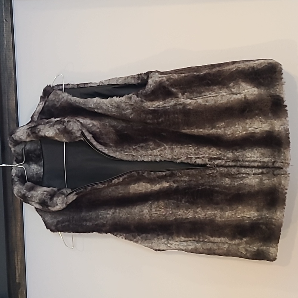 Gorgeous faux fur vest grey